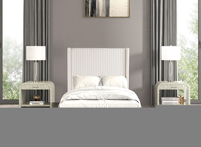 Cadwell E.King, Queen, & Full Bed White, Gray, & Black
