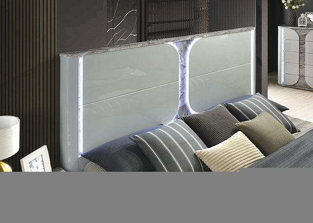 Cleburne E.King & Queen Bed